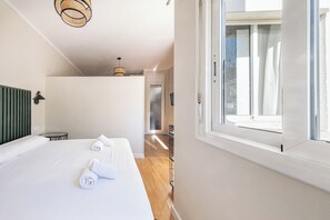 Een strijkplank/strijkijzer, gratis wifi, beddengoed