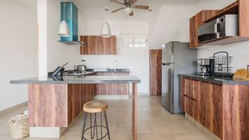 Fridge, microwave, oven, stovetop