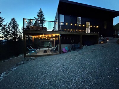 Mountainside Getaway with Games Room