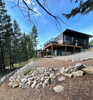 Exterior - Mountainside Getaway with Games Room (Blairemore)