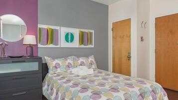 1 bedroom, iron/ironing board, Internet, bed sheets