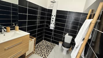 Håndklær, såpe og toalettpapir