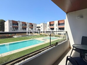 Pool - Apartament with swimming pool in Vilafortuny (Cambrils)