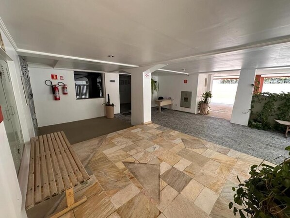 Interior - Enseada Malibu perto da praia, lazer e conforto! (Guarujá)