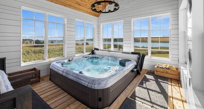 5 Bedroom Luxury Beach House at Cousins Seaside Cottage in Sea View PEI