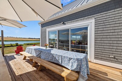 5 Bedroom Luxury Beach House at Cousins Seaside Cottage in Sea View PEI