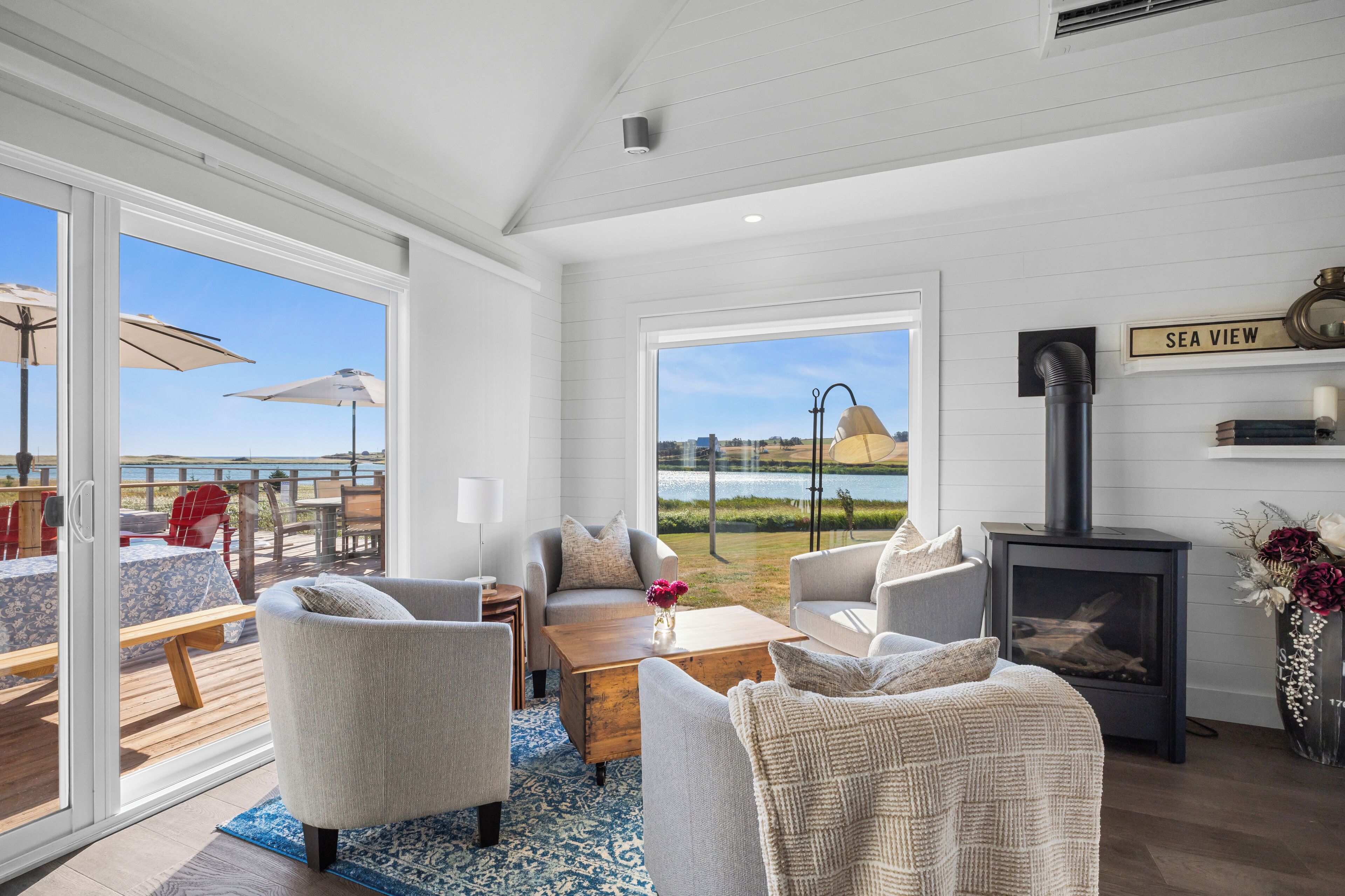 Smart-tv och eldstad