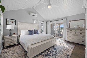 5 habitaciones, tabla de planchar con plancha, cuna de viaje y wifi 