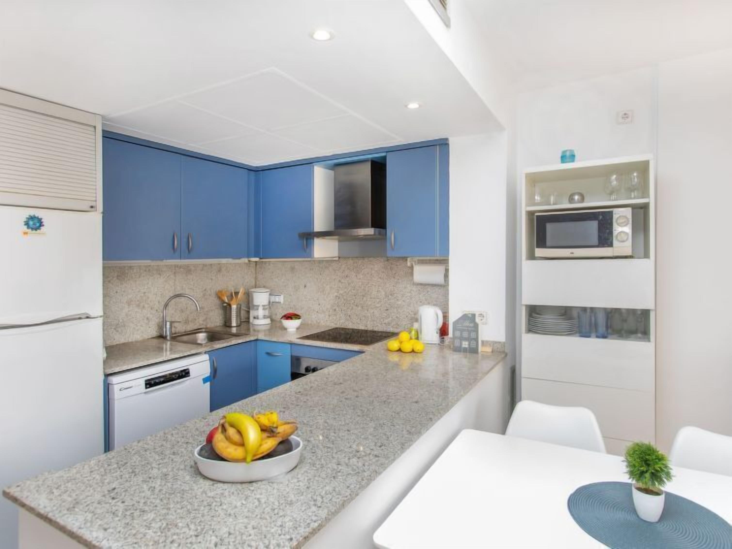 House, 4 Bedrooms, Terrace | Private kitchen