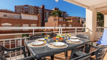 Casa, 3 habitaciones, terraza | Balcón