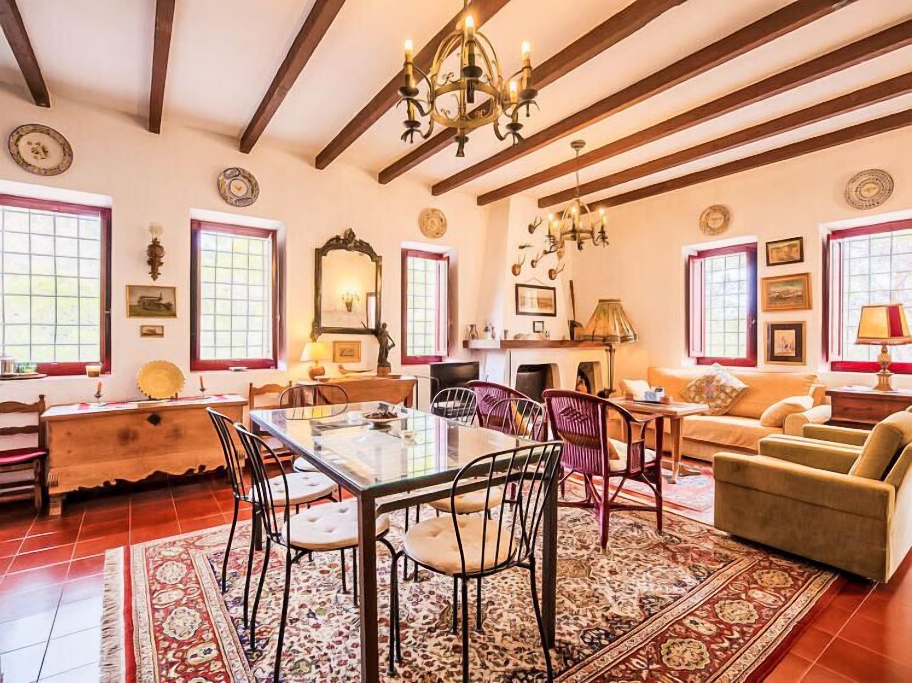 House, 5 Bedrooms | Interior