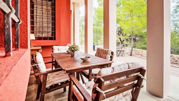 House, 5 Bedrooms | Outdoor dining