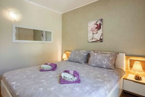 Room - Holiday apartment with air conditioning, shared garden (Poreč)