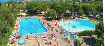 Mobilehome with air conditioning, terrace and pool