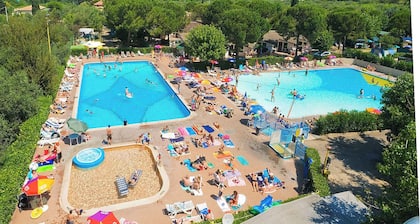 Mobilehome with air conditioning, terrace and pool