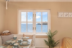Dining - 5 Sunny Cove - Direct Beach Access, Sea Views (Tenby)