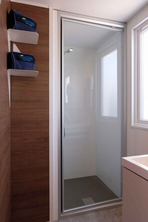 Douche, sèche-cheveux