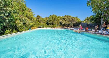 Mobilehome with air conditioning, terrace and pool