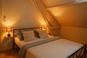 3 bedrooms, WiFi, bed sheets