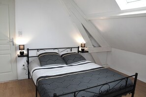 3 bedrooms, WiFi, bed sheets