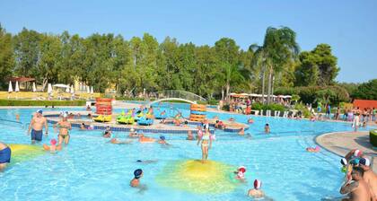 Mobilehome with air conditioning, terrace and pool