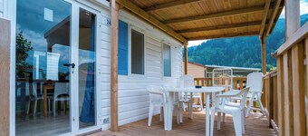 Casa móvil con aire acondicionado, terraza y piscina