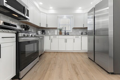 Modern NYC Duplex with Gym,GameRoom close toTimesSq,Statueof Liberty+FreeParking