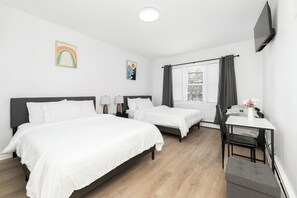 5 bedrooms, desk, iron/ironing board, travel cot