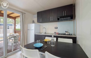 Fridge, stovetop
