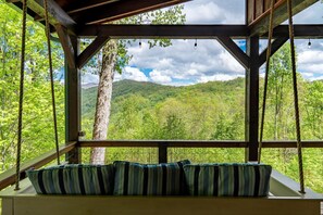 Property grounds - Timber Ridge-2 Bedroom, Pet Friendly, Luxury Cabin Rental, Panoramic Mountain Views, High Speed Internet, Rafting, Horseback Riding-Nantahala NC (Topton)