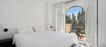 Unmatched Location, Breathtaking Views, Garage, Señorio de Aloha Nao Pool Club