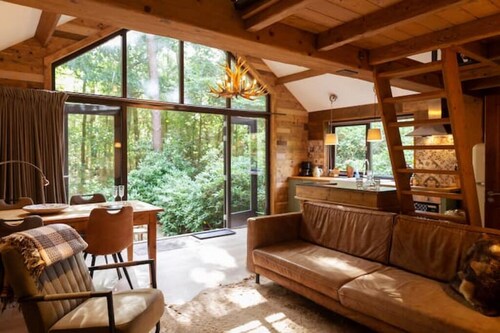 Treehouse Studio: style & comfort with forest view