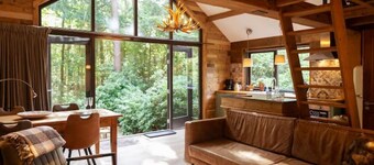 Treehouse Studio: style & comfort with forest view