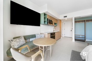 Standaard appartement, uitzicht op stad | Dineerruimte