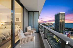 Standaard appartement, uitzicht op stad | Uitzicht vanaf balkon
