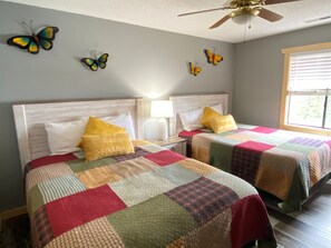 2 室のベッドルーム、アイロン / アイロン台、旅行用ベビーベッド、WiFi (無料)