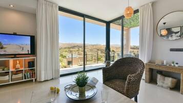 Villa, 4 Bedrooms, Terrace | Living area