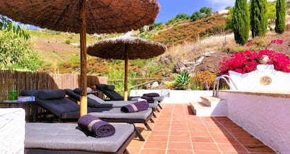 Casa 3/Andalusian architecture in a beautiful green oasis/1 km from El Borge