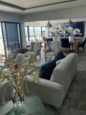 Living area - 65onCliff - Otterbaai (De Kelders)