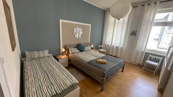 2 Schlafzimmer, Schreibtisch, Bügeleisen/Bügelbrett, kostenloses WLAN