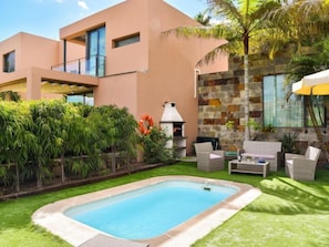 Villa, 3 Bedrooms | Pool - Global Villa Los Lagos 12 6610 (San Bartolomé de Tirajana)