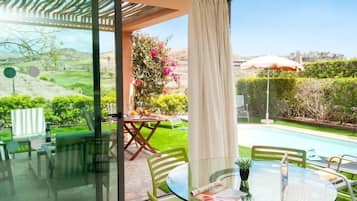 Villa, 3 Bedrooms | Dining