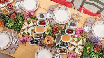 Bao gồm bữa sáng buffet hàng ngày