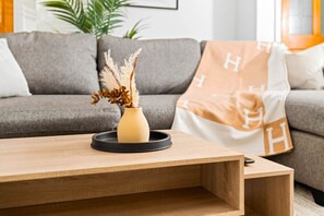 TV - Luxury 3 Bedroom House - Parking - Garden (Birmingham)