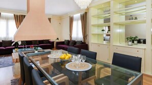 House, 6 Bedrooms | Dining - Global Banys - By Global Rental Holidays 6751 (Lloret de Mar)