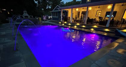 Premier Retreat: Private Pool, Spa, Fireplace & Spacious Deck