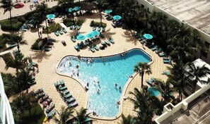 Pool - Komffy 2Bed/2Bath, 4QueenBeds and OceanView at Tides (Hollywood)