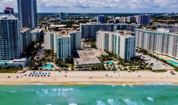 Beach - Komffy 2Bed/2Bath, 4QueenBeds and OceanView at Tides (Hollywood)