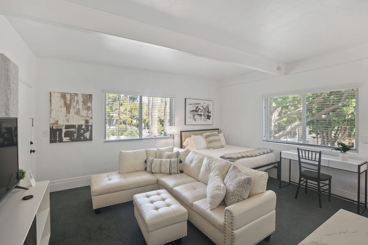 Classic Studio, 1 Double Bed | Living area