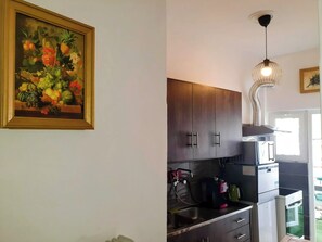 Refrigerador, microondas, horno y lavavajillas 